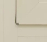 切掉窗戶尖角，將PVC材質鑲嵌其中